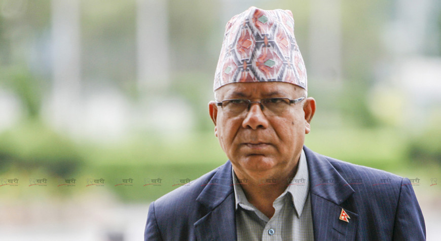 ओलीले सरकार ढालेर देउवालाई प्रधानमन्त्री बनाउने कोसिस गरिरहेका छन् : माधव नेपाल